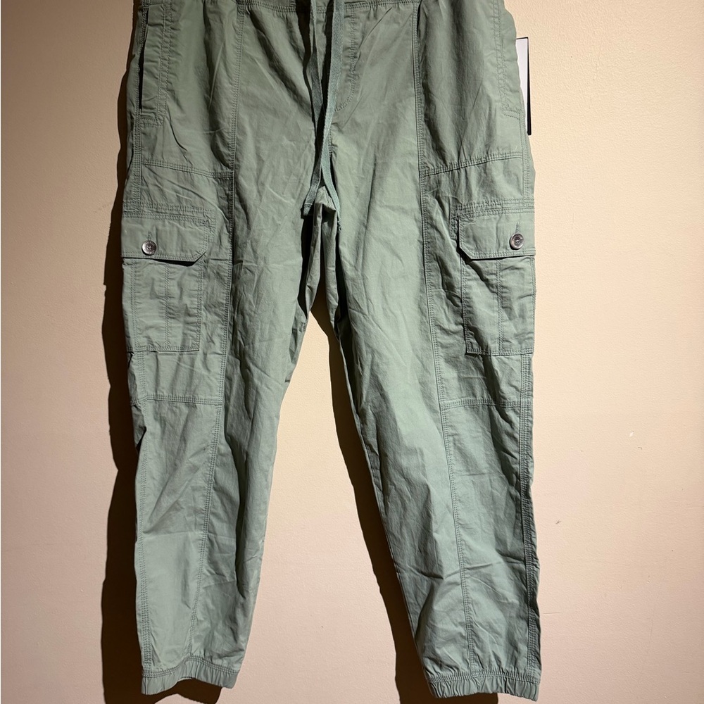 DKNY SPORT Women's Size Medium Cargo Cropped Joggers In Sage Green